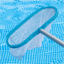 Carica l'immagine nel visualizzatore di Gallery, Intex 29057 - Kit di Pulizia Deluxe per Piscina, Plastica, Azzurro
